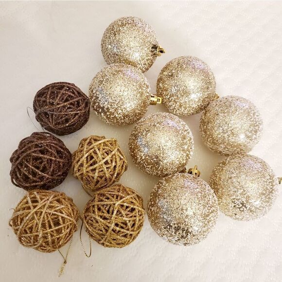 Golden Christmas 12 Ornaments Lot - Picture 3 of 7